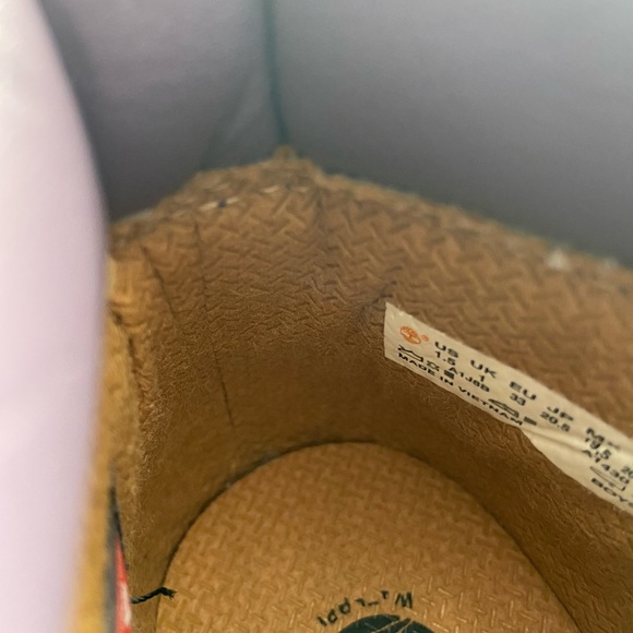 Sold Out Purple Timberland Boots 1.5 youth size . - Picture 4 of 9